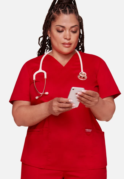 Haut d'uniforme médical à col en V Cherokee Workwear Revolution 620 - Rouge