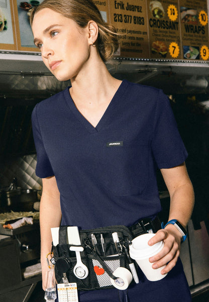 Rhena Slim Essential 1-Pocket Scrub Top - Midnight Navy