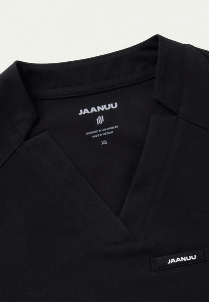 Blusa médica con cuello en V y muescas Helia - Negra