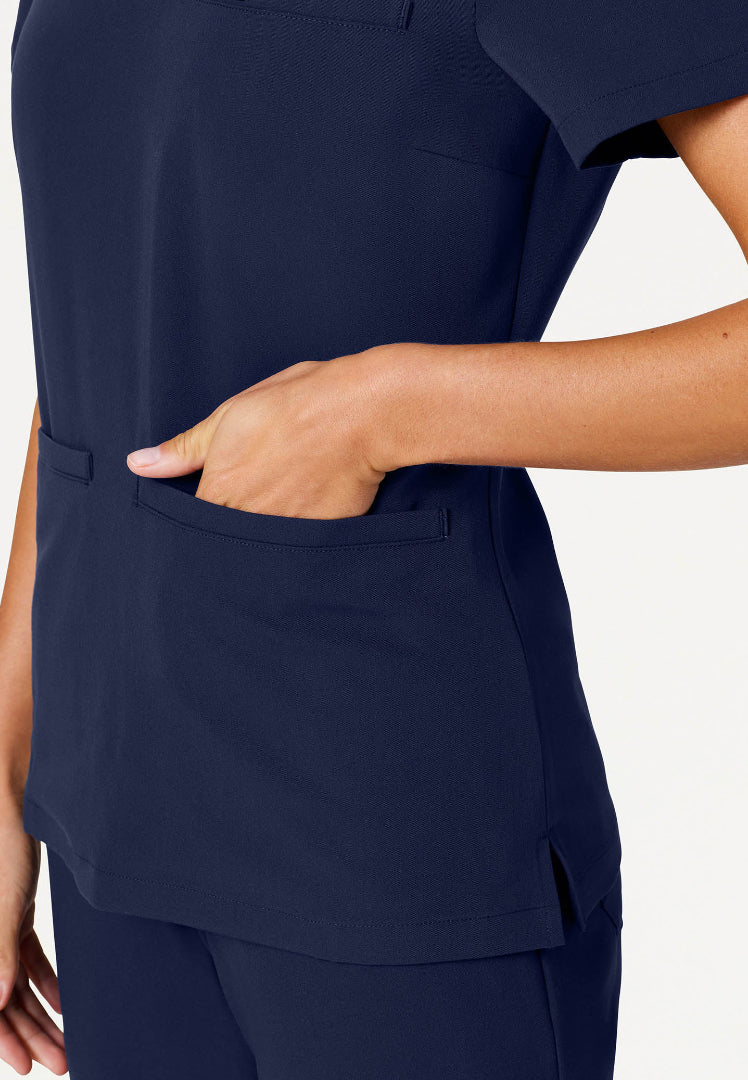 Blusa médica Helia Slim con cuello en V y muescas - Azul marino medianoche