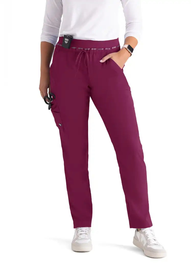 Pantalon d'uniforme médical à jambe fuselée à taille moyenne Serena à 7 poches - Vin