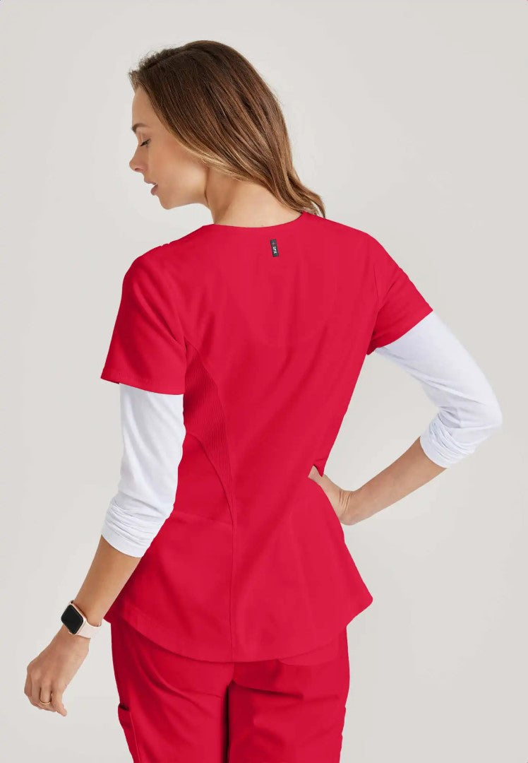 Haut d'uniforme médical incurvé à 3 poches et col en V Carly - Rouge écarlate