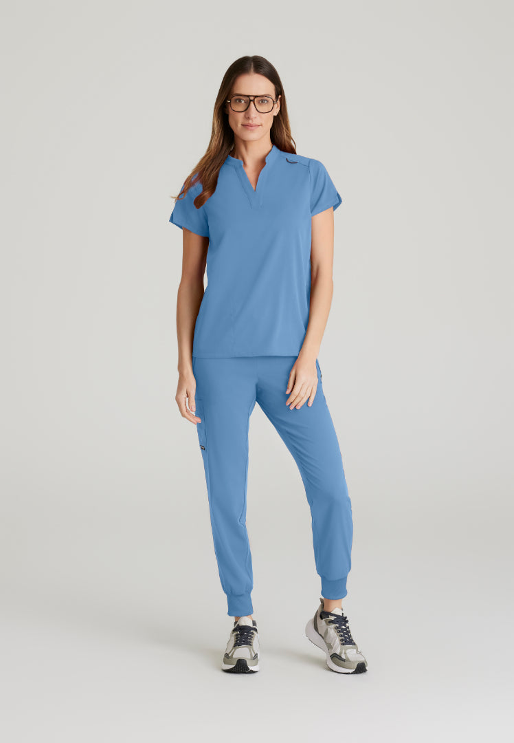 Grey's Anatomy™ Spandex Stretch "Avery" 2-Pocket Scrub Top - Ciel Blue