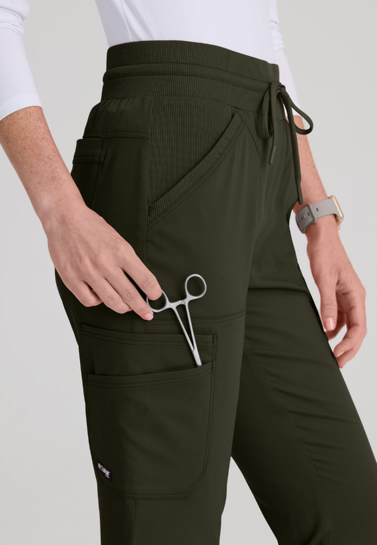 Kristi 7-Pocket Cargo Pant - Olive