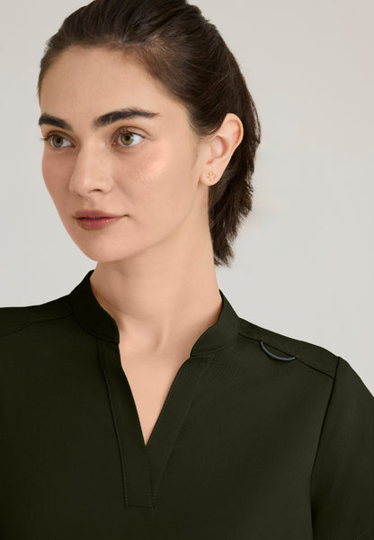 Blusa médica de dos bolsillos Avery - Verde oliva