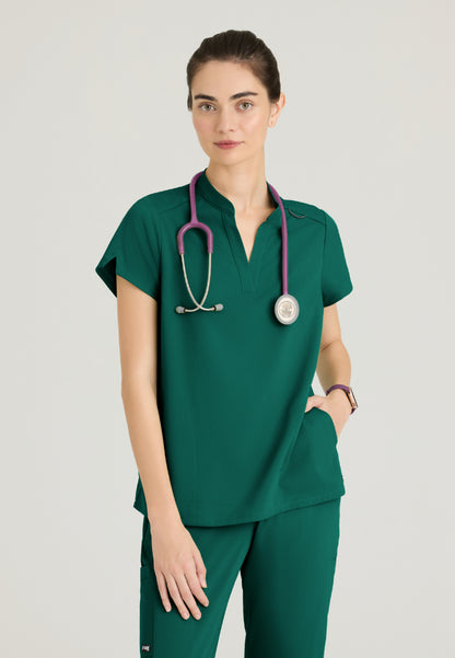 Avery 2-Pocket Scrub Top - Hunter