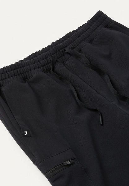 Osmo 8-Pocket Scrub Jogger - Black