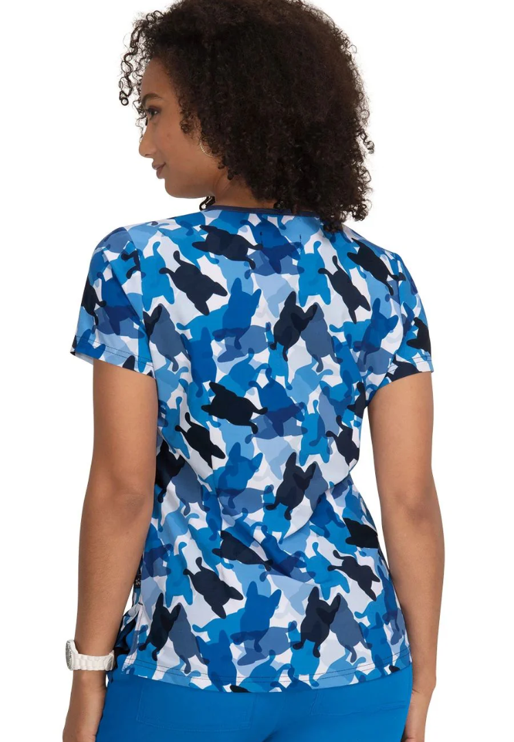 Koi Lulu Women's 2-Pocket Print Scrub Top - Navy Camo Frenchie