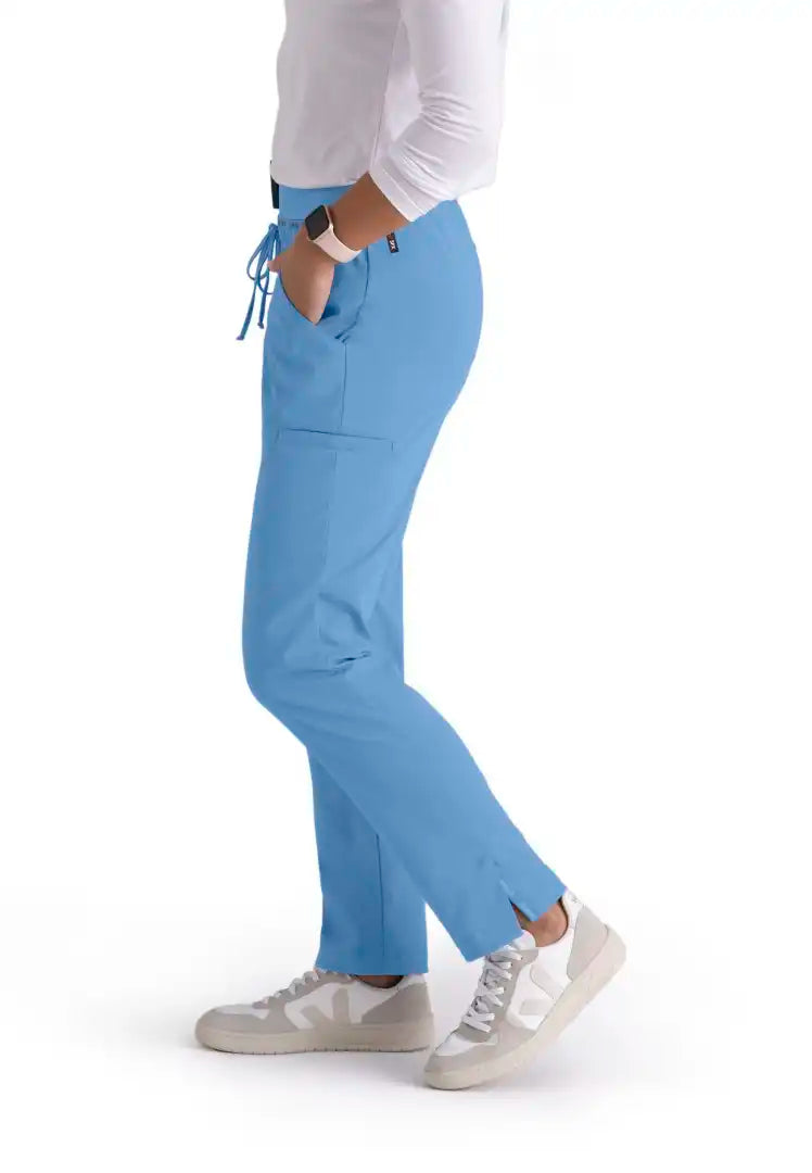 Pantalon d'uniforme médical à jambe fuselée à taille moyenne Serena à 7 poches - Bleu ciel