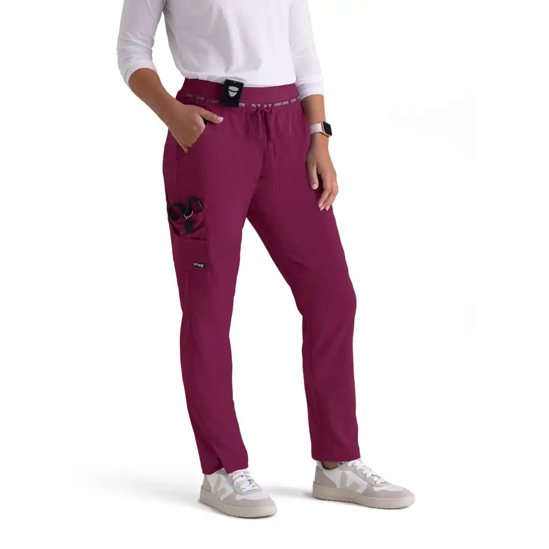 Pantalon d'uniforme médical à jambe fuselée à taille moyenne Serena à 7 poches - Vin
